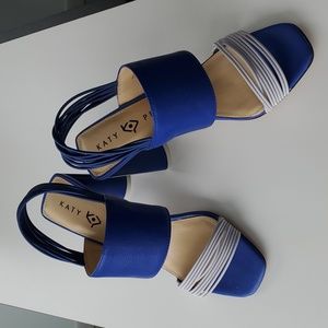 Katy Perry never worn high heeled sandal.